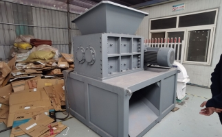 撕碎機撕碎硬紙殼，全程記錄！